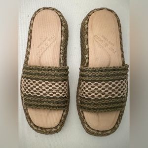 RAG & BONE LOGAN SLIDE- Brand New Never worn. US 7. EU 38.Warm Khaki & Green Net